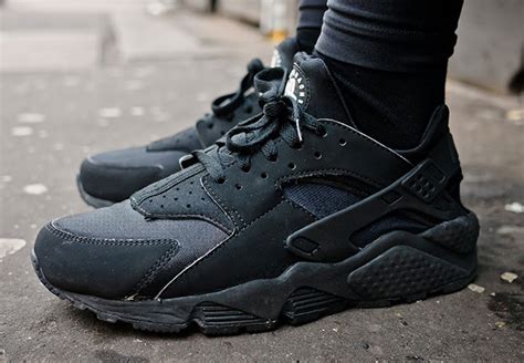 nike air huraches zwart|Nike Huarache shoes.